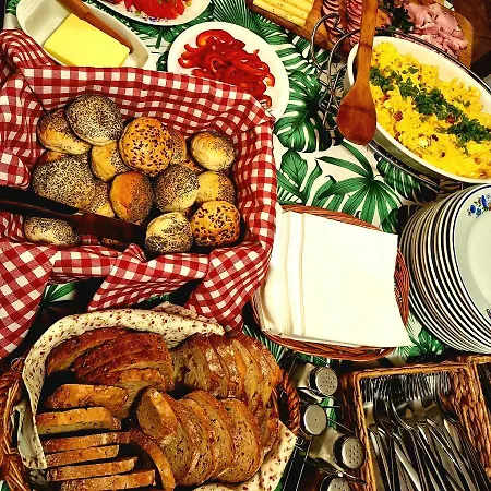 Gosciniec Skolimowka Restauracja I Ze Sniadaniem Na Kaszubach *