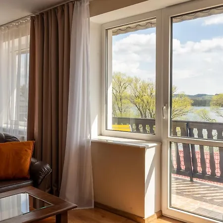Vandrarhem Gosciniec Skolimowka Restauracja I Ze Sniadaniem Na Kaszubach *