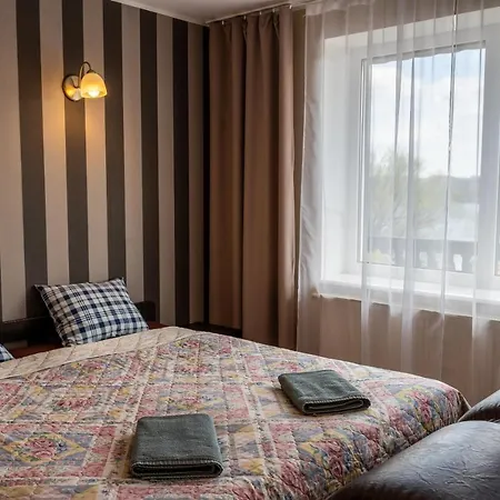 ホステル Gosciniec Skolimowka Restauracja I Ze Sniadaniem Na Kaszubach フミエルノ