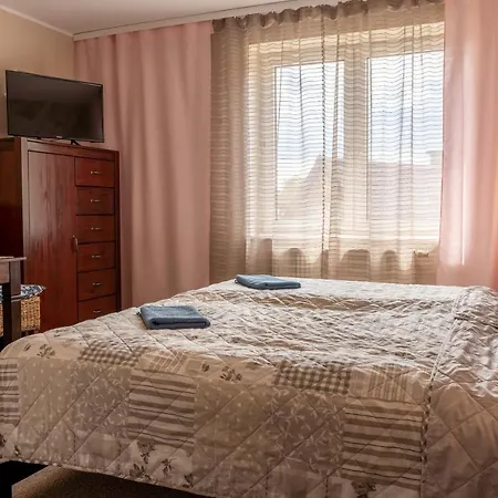 Gosciniec Skolimowka Restauracja I Ze Sniadaniem Na Kaszubach Hostel