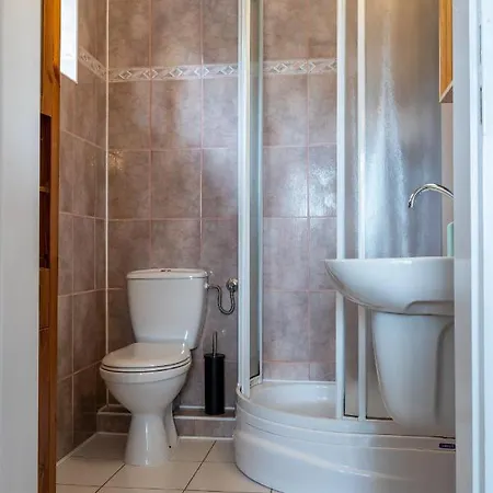 Gosciniec Skolimowka Restauracja I Ze Sniadaniem Na Kaszubach * フミエルノ