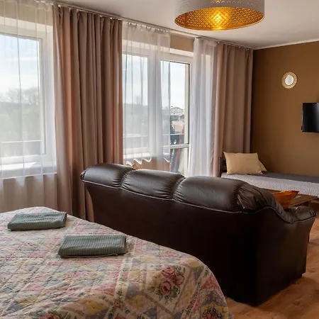 Gosciniec Skolimowka Restauracja I Ze Sniadaniem Na Kaszubach * フミエルノ