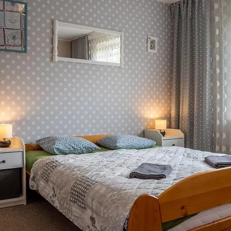 Gosciniec Skolimowka Restauracja I Ze Sniadaniem Na Kaszubach ホステル *