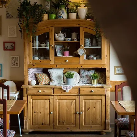 Gosciniec Skolimowka Restauracja I Ze Sniadaniem Na Kaszubach フミエルノ