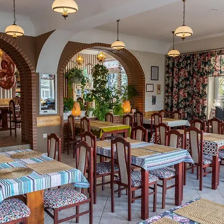 Gosciniec Skolimowka Restauracja I Ze Sniadaniem Na Kaszubach