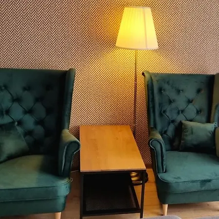 Gosciniec Skolimowka Restauracja I Ze Sniadaniem Na Kaszubach ホステル *