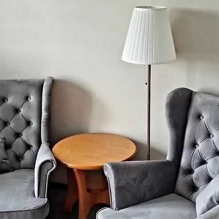 Gosciniec Skolimowka Restauracja I Ze Sniadaniem Na Kaszubach بيت شباب