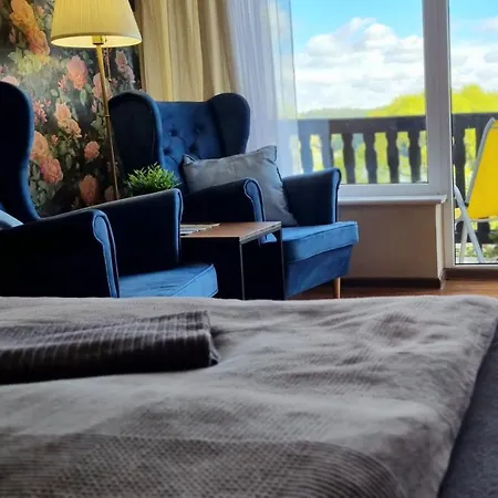 Vandrarhem Gosciniec Skolimowka Restauracja I Ze Sniadaniem Na Kaszubach