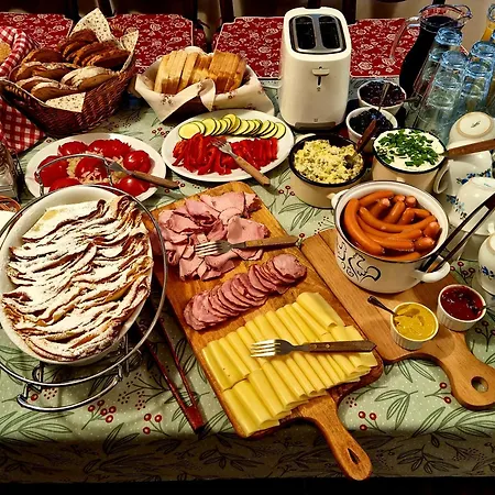 Gosciniec Skolimowka Restauracja I Ze Sniadaniem Na Kaszubach Chmielno