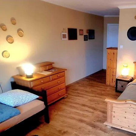 ホステル Gosciniec Skolimowka Restauracja I Ze Sniadaniem Na Kaszubach フミエルノ