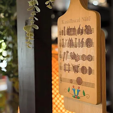 Vandrarhem Gosciniec Skolimowka Restauracja I Ze Sniadaniem Na Kaszubach