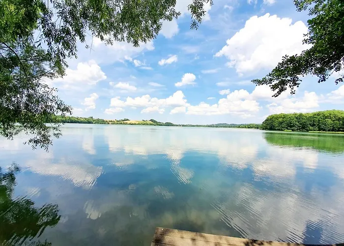Gosciniec Skolimowka Restauracja I Ze Sniadaniem Na Kaszubach Hostel