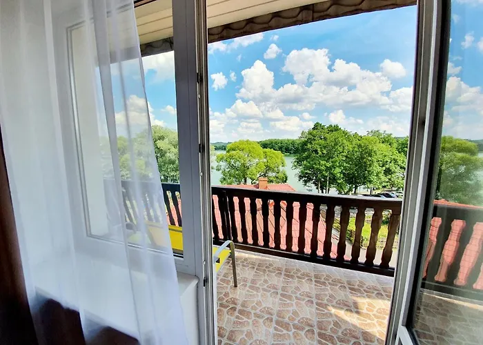 Gosciniec Skolimowka Restauracja I Ze Sniadaniem Na Kaszubach *