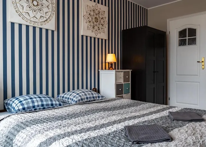 Gosciniec Skolimowka Restauracja I Ze Sniadaniem Na Kaszubach חמיילנו