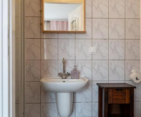 Hostel Gosciniec Skolimowka Restauracja I Ze Sniadaniem Na Kaszubach