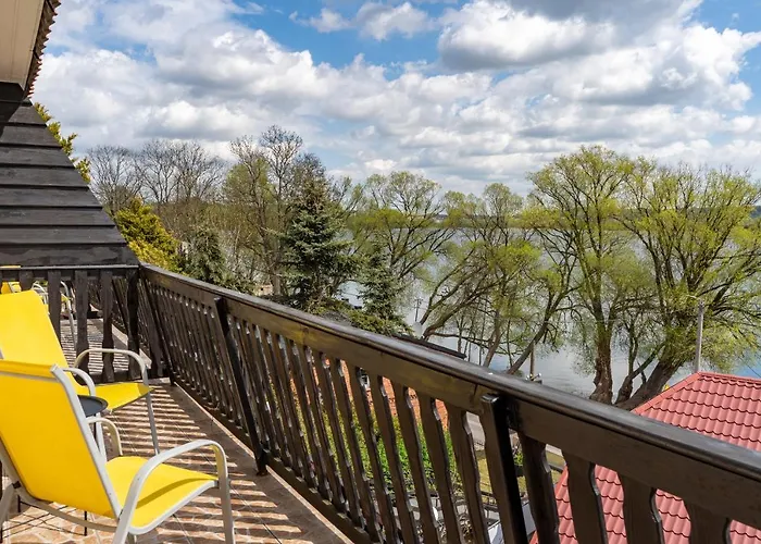 Hostel Gosciniec Skolimowka Restauracja I Ze Sniadaniem Na Kaszubach *