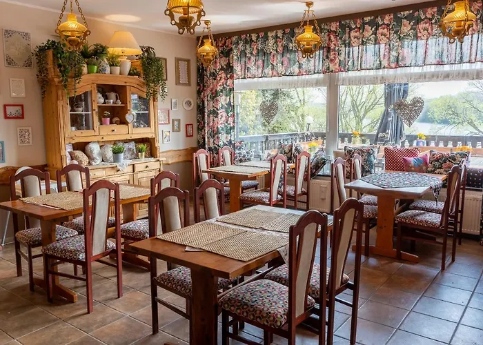 אכסניה Gosciniec Skolimowka Restauracja I Ze Sniadaniem Na Kaszubach