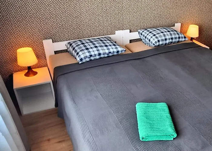 Gosciniec Skolimowka Restauracja I Ze Sniadaniem Na Kaszubach Chmielno