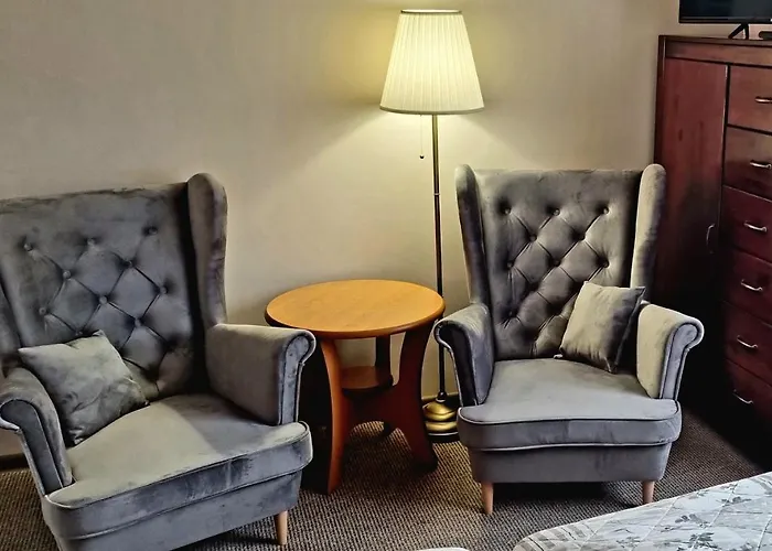 Gosciniec Skolimowka Restauracja I Ze Sniadaniem Na Kaszubach Ostello Chmielno