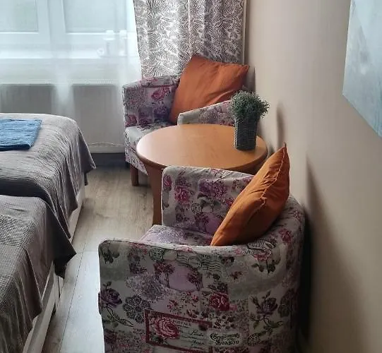 Gosciniec Skolimowka Restauracja I Ze Sniadaniem Na Kaszubach * Chmielno