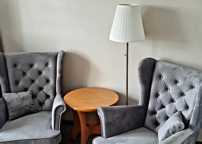 Gosciniec Skolimowka Restauracja I Ze Sniadaniem Na Kaszubach Hostel