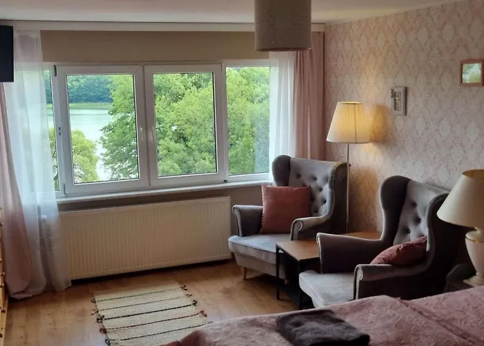 Gosciniec Skolimowka Restauracja I Ze Sniadaniem Na Kaszubach *