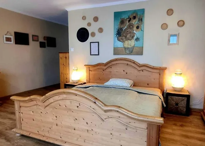 Gosciniec Skolimowka Restauracja I Ze Sniadaniem Na Kaszubach Hostel