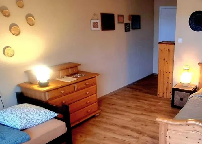 Hostel Gosciniec Skolimowka Restauracja I Ze Sniadaniem Na Kaszubach Chmielno