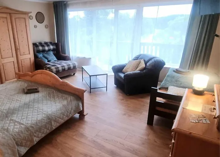 Hostel Gosciniec Skolimowka Restauracja I Ze Sniadaniem Na Kaszubach